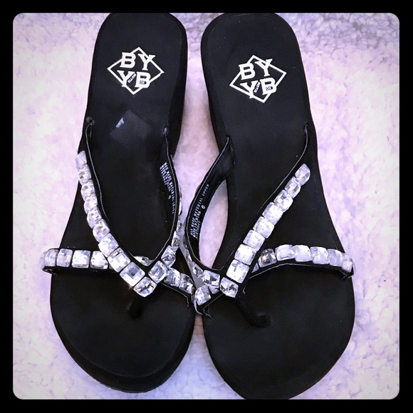 byyb flip flops